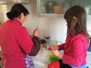 Our ayi taught my daughter how to prepare the jiaozi.